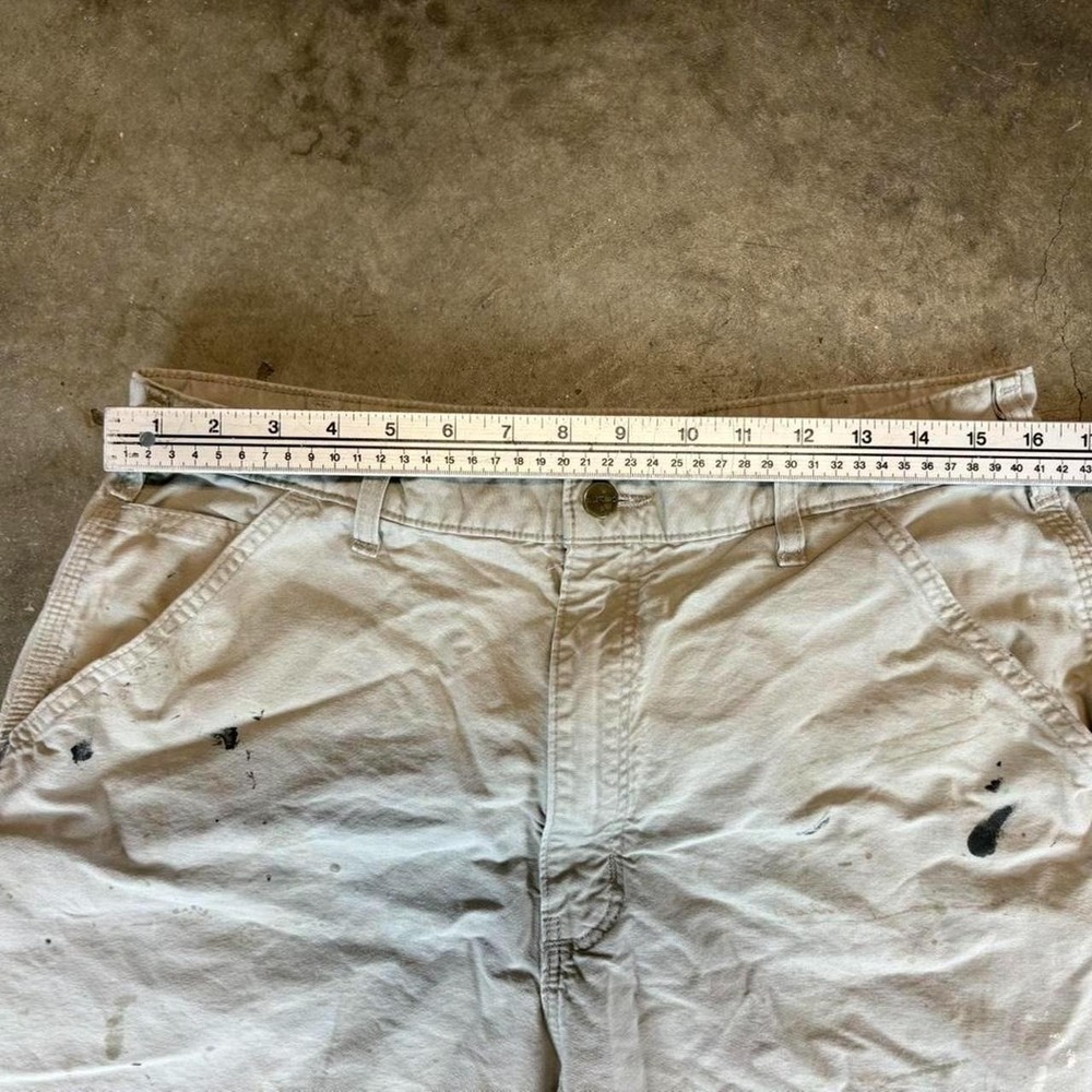 Carhartt tan shorts Size 34" - Picture 6 of 7